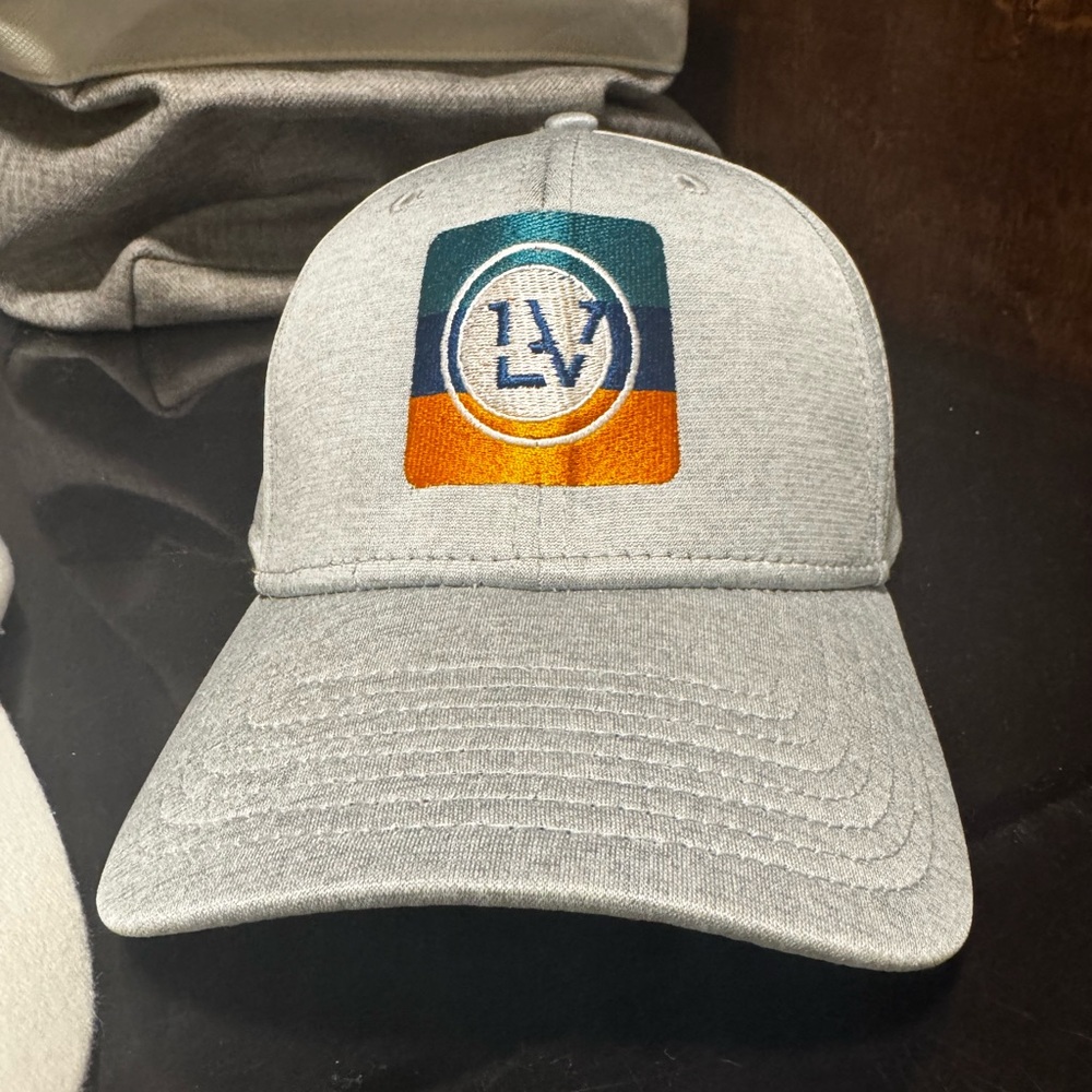 2 Le-Vel Thrive logo Hats